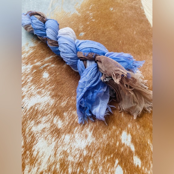 TILO Scarves Luxe Casual Crinkle Scarf. Perfect 🎁 - Picture 4 of 7